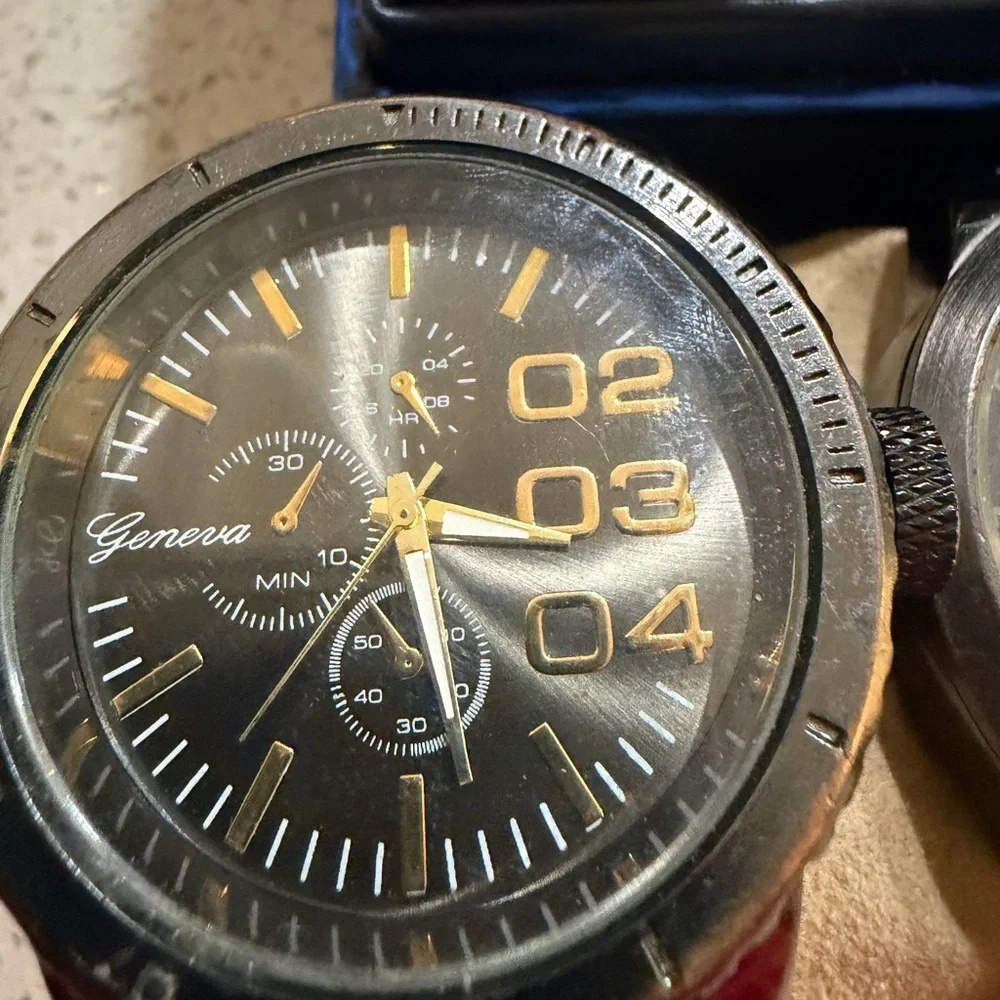 Lot of 6 watches most with new‎ battery’s